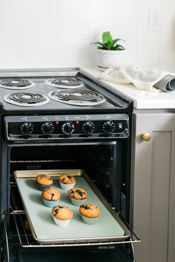 The Silicone Kitchen Silicone Oven Baking Mats, Dishwasher Safe, BPA Free, Extra Thick, Quarter Sheet 8 in by 11.75 in, Green and Gray - Image 6